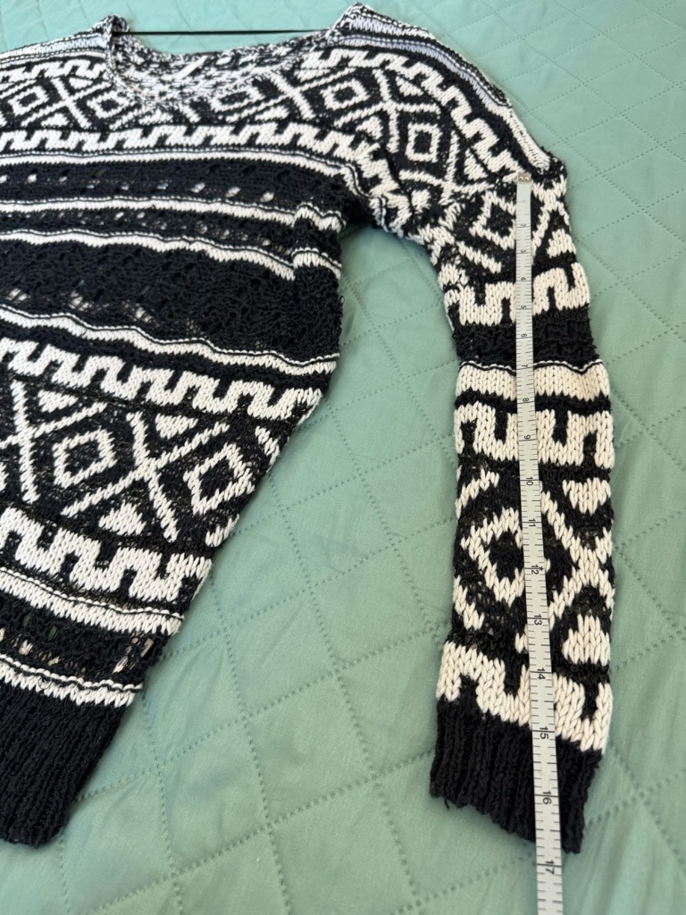 Free People Oversized Knit Sweater Black White Tribal Boho Relaxed Fit Pullover - Picture 8 of 8